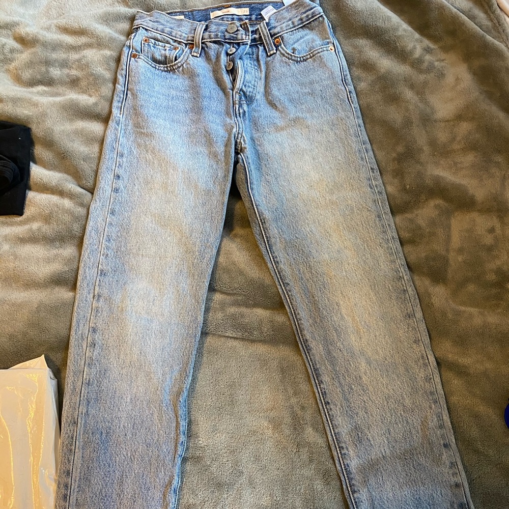 Wedgie fit women’s levis size 23